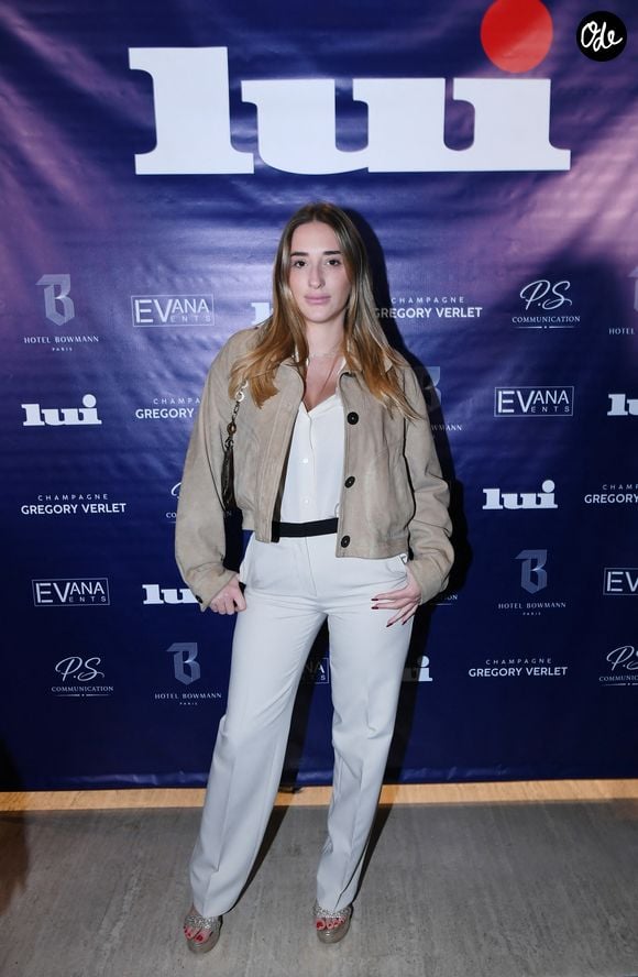 Carla Ghebali, fille de D.Lumbroso lors de la soirée de lancement du magazine Lui à l'hôtel Bowmann à Paris le 9 mars 2026 © Rachid Bellak / Bestimage