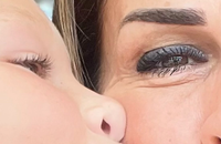 Mais aussi une photo d'Ingrid Chauvin et de Tom, avec une déclaration d'amour.

Ingrid Chauvin et son fils Tom, tendre photo partagée par Thierry Peythieu, père du garçon.