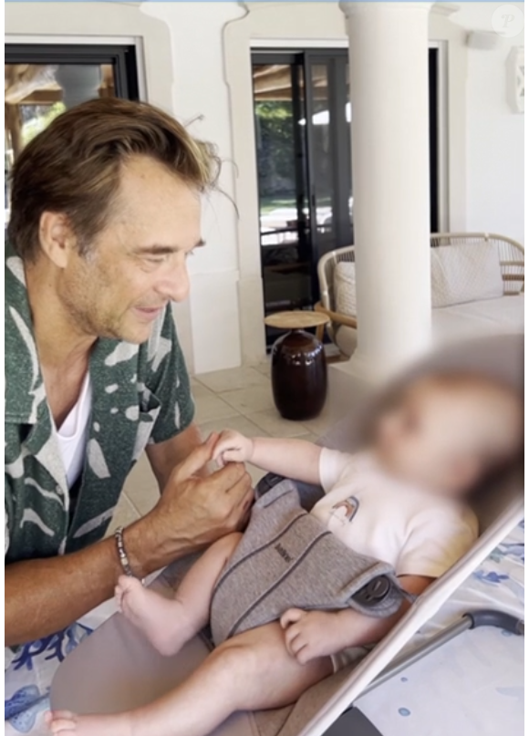Un moment tendre et touchant.

David Hallyday et accompagné de son petit-fils dans le documentaire "Hallyday par David", diffusé mercredi 10 février 2026 sur M6
