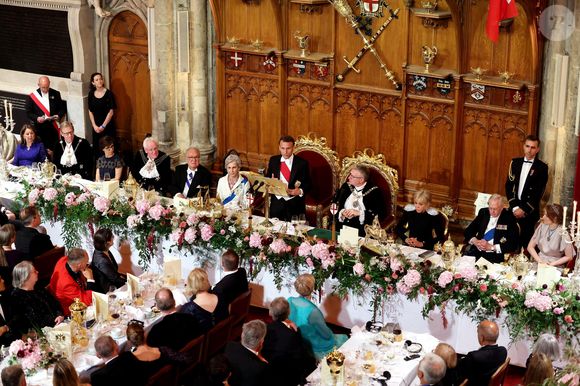Rachida Dati, Ministre de la Culture, La duchesse de Gloucester, Le président Emmanuel Macron, Alastair King, lord maire de Londres, Brigitte Macron, Le prince Richard, duc de Gloucester, Florence King, Lady Mayoress of the City of London lors d’un banquet d’état à Guildhall, Londres le 9 juillet 2025. Le couple présidentiel français est en voyage officiel au Royaume Uni pour trois jours.

© Dominique Jacovides / Bestimage
