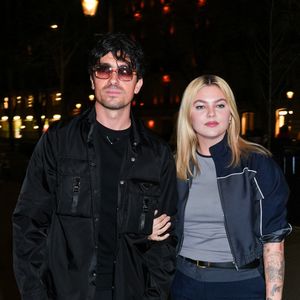 Le musicien de grand talent, qui partage la vie de la chanteuse Louane, vient de recevoir une magnifique distinction. 

Florian Rossi and Louane arrive at the Miu Miu after party during Womenswear Fall/Winter 2025/2026 Paris Fashion Week on March 11, 2025 in Paris, France.  © Photo by Lucia Sabatelli / Bestimage