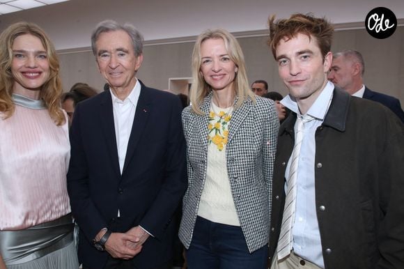 Natalia Vodianova, Bernard Arnault, Delphine Arnault (Présidente de Dior) et Robert Pattinson - Défilé de mode Dior Homme, Collection Printemps / Été 2026, Front Row, dans le cadre de la Fashion Week de Paris, France, le 27 Juin 2025. © Olivier Borde / Bertrand Rindoff / Bestimage