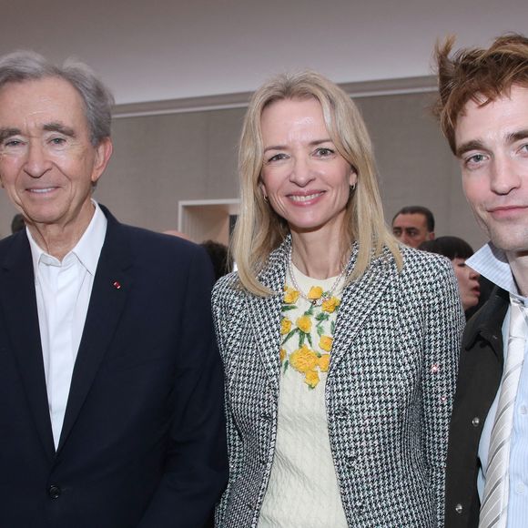 Natalia Vodianova, Bernard Arnault, Delphine Arnault (Présidente de Dior) et Robert Pattinson - Défilé de mode Dior Homme, Collection Printemps / Été 2026, Front Row, dans le cadre de la Fashion Week de Paris, France, le 27 Juin 2025. © Olivier Borde / Bertrand Rindoff / Bestimage
