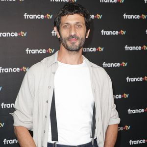 David Kammenos au photocall de la conférence de presse de rentrée de France Télévisions à Paris, France, le 4 septembre 2024. © Coadic Guirec/Bestimage