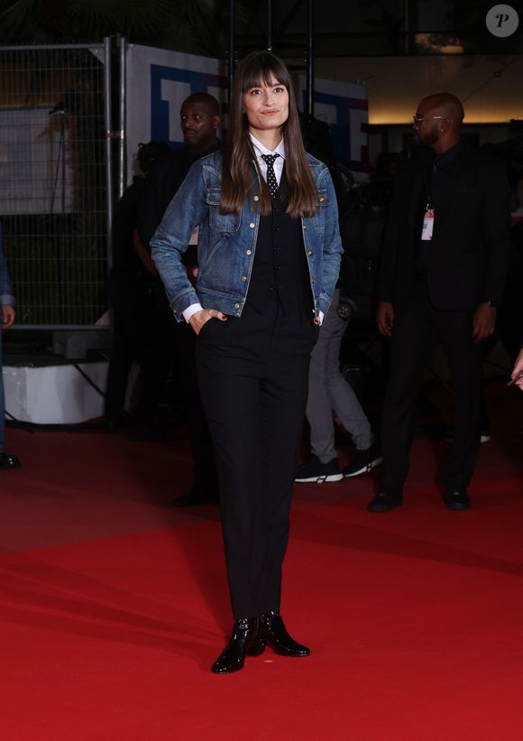 Clara Luciani - Photocall de la 26ème édition des NRJ Music Awards au palais des festivals de Cannes, France, le 1er novembre 2024. © Guignebourg-Bebert/Bestimage