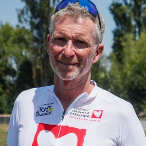 Exclusif - Denis Brogniart - 20ème édition de "l'étape du coeur" de l'association "Mécénat Chirurgie Cardiaque" (MCC) lors du tour de France 2023 à Bordeaux, France, le 07 juillet 2023 © Christophe Clovis / Bestimage