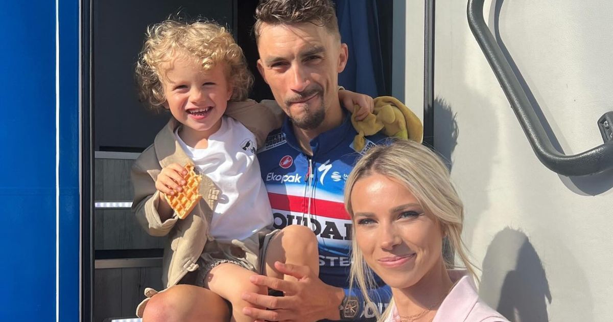 La Famille De Marion Rousse Et Julian Alaphilippe S est Agrandie Avec 