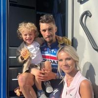 La famille de Marion Rousse et Julian Alaphilippe s'est agrandie avec Elliot, le couple profite de l'après Tour de France en famille