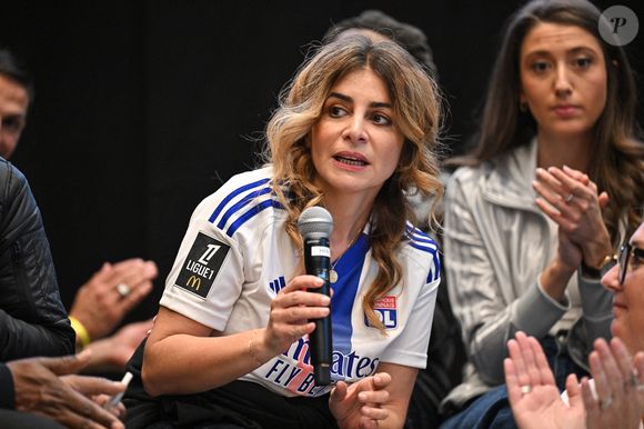 Julie Zenatti assiste au Foot Concert, au profit de l'association Huntington Avenir à la LDLC Arena à Lyon, France, le 11 novembre 2024. Photo par Julien Reynaud/APS-Medias/ABACAPRESS.COM