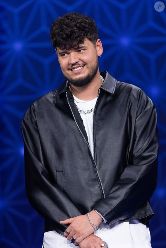 Exclusif - Joseph Kamel pour les surprises lors de l'enregistrement de l'émission "La Boîte à secrets", présentée par F.Bollaert et diffusée le 23 janvier sur France 3, dans les studios du Lendit à Saint-Denis, France, le 16 décembre 2025. © Cyril Moreau/Bestimage