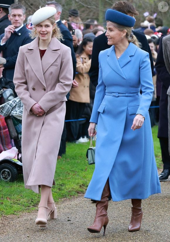 Sophie Rhys-Jones, duchesse d'Edimbourg, Lady Louise Windsor Sophie Rhys-Jones, duchesse d'Edimbourg - La famille royale britannique se rend à la messe de Noël à Sandringham le 25 décembre 2024.