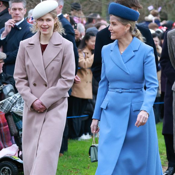Sophie Rhys-Jones, duchesse d'Edimbourg, Lady Louise Windsor Sophie Rhys-Jones, duchesse d'Edimbourg - La famille royale britannique se rend à la messe de Noël à Sandringham le 25 décembre 2024.