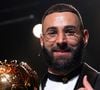 Que de bouleversements pour le footballeur de 37 ans qui a récemment suscité l'inquiétude de ses fans après que son club ait publié un cliché où il apparait en pleine séance de sport.

Karim Benzema (Ballon d’Or masculin 2022) - 66ème cérémonie du Ballon d’Or au Théâtre du Chatelet à Paris le 17 octobre 2022. © Stéphane Mantey via Bestimage