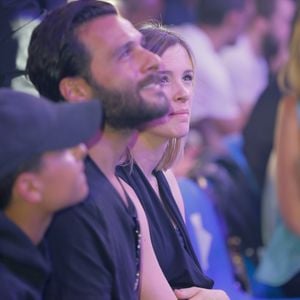 De temps en temps, la compagne de Maxim Nucci retrouve ses racines en passant ses vacances avec son chien Vegas dans la petite ville de Lescar, une commune française située dans le département des Pyrénées-Atlantiques en région Nouvelle-Aquitaine, qui compte 9 540 habitants.

Maxim Nucci (Yodelice) et sa compagne enceinte Isabelle Ithurburu - Maxim Nucci (Yodelice) et sa compagne enceinte Isabelle Ithurburu assistent au match de boxe de Tony Yoka au palais des sports de Paris, le 23 juin 2018 © Veeren-CVS/Bestimage