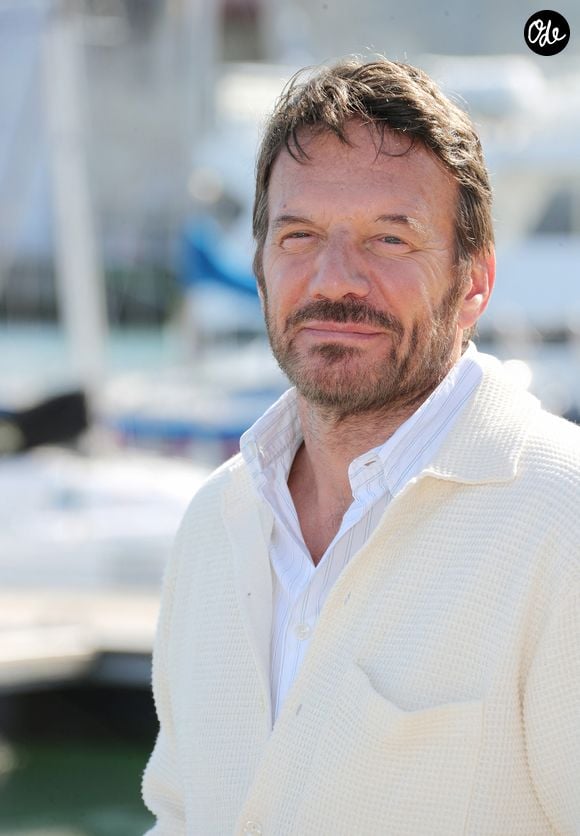 Il s'attaque désormais à des ascensions très rudes sur les cols mythiques du Tour de France.

Samuel Le Bihan - Photocall de la série "Carpe Diem" lors de la 26ème Edition du Festival de la Fiction de La Rochelle. Le 14 septembre 2024 © Patrick Bernard / Bestimage