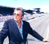 Pas moins de cinquante-cinq hommes ont été interpellés en France entre lundi et jeudi matin, dans le cadre de cette vaste opération.
Alain Delon donne le départ des 24 heures du Mans 1996 JLPPA / Bestimage