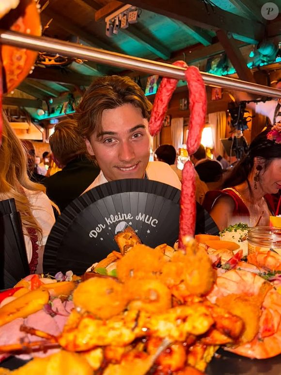 Seraphim von Habsburg-Lothringen, descendant de Sissi l'impératrice, rencontre un franc succès sur les réseaux sociaux. © Instagram