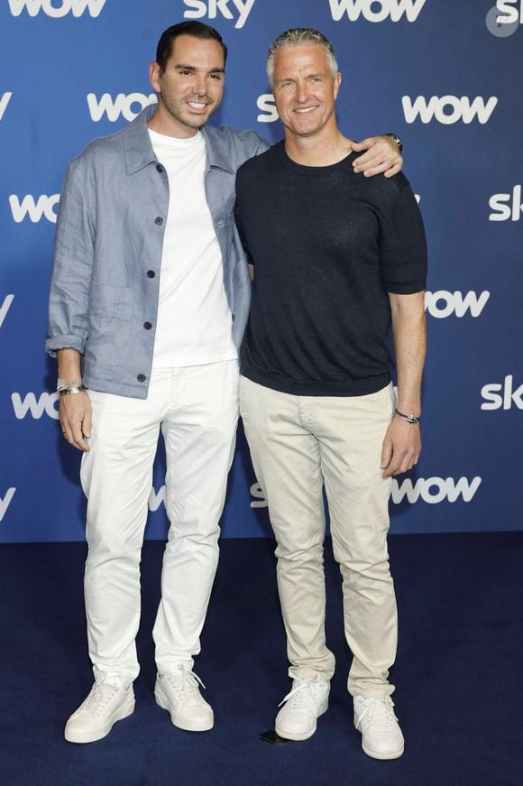 Ralf Schumacher en compagnie de son partenaire Étienne Bousquet-Cassagne lors de la présentation du programme Sky Spotlight à l'hôtel Bayerischer Hof de Munich.
Imago/PsnewZ/Bestimage