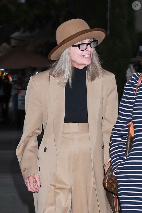Diane Keaton sort d'un dîner au restaurant Il Pastaio à Beverly Hills le 22 août 2022. Photo : Backgrid USA / Bestimage