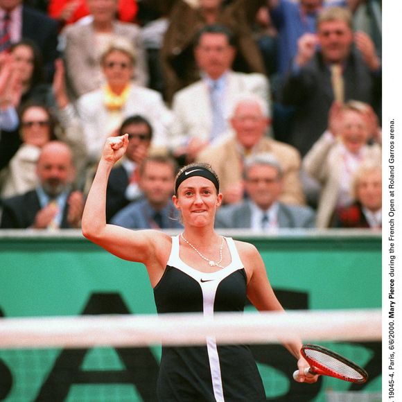 © Lionel Hahn/ABACA. Paris, 6/6/2000. Mary Pierce pendant les Internationaux de France à Roland Garros.