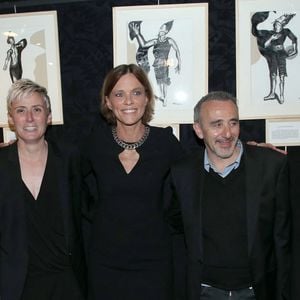 Exclusif - Les Co-autrices de la pièce : Marie Bô et Anne Le Nen entre Muriel Robin, Elie Semoun et Mathilde Seigner - Générale de la Pièce "On va tous être d'accord… ou pas " au théâtre Lepic à Paris le 6 Mai 2025. © Bertrand Rindoff/Bestimage