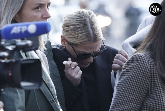 En légende d'une photo de son mari souriant, elle a évoqué la douleur de son deuil au quotidien.

Audrey Salomone aux funérailles de Bruno Salomone à l'église Sainte-Anne de Polangis à Joinville-le-Pont (Val-de-Marne) le 23 mars 2026.

© Cyril Moreau  Dominique Jacovides / Bestimage