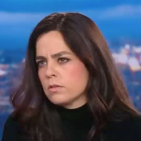 Capture d'écran d'Anouchka Delon qui a pris la parole face aux dernières accusations de son frère, Anthony sur le plateau du JT de Audrey Crespo-Mara sur TF1 le 7 janvier 2023. @TF1