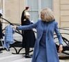 Comment Brigitte Macron s'offre-t-elle des jambes si fines et une taille de guêpe digne d'une quadragénaire ?
Le président français et sa femme la Première Dame Brigitte Macron accueillent le vice-président américain et sa femme pour un déjeuner de travail, en marge du Sommet d'action sur l'intelligence artificielle (IA), au palais présidentiel de l'Elysée, à Paris, France, le 11 février 2025. © Cyril Moreau/Bestimage