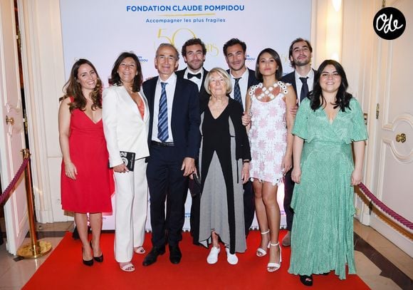 Exclusif - La famille Kretz : "L'Agence" sur TMC  :  Eve von Romberg, Sandrine et Olivier Kretz, Martin Kretz, Majo (la grand-mère), Valentin Kretz et sa femme Charina Sarte, Louis Kretz - Soirée de gala des 50 ans de la Fondation Claude Pompidou à l'Hôtel Marcel Dassault à Paris le 12 avril 2022. Rachid Bellak / LMS / Bestimage