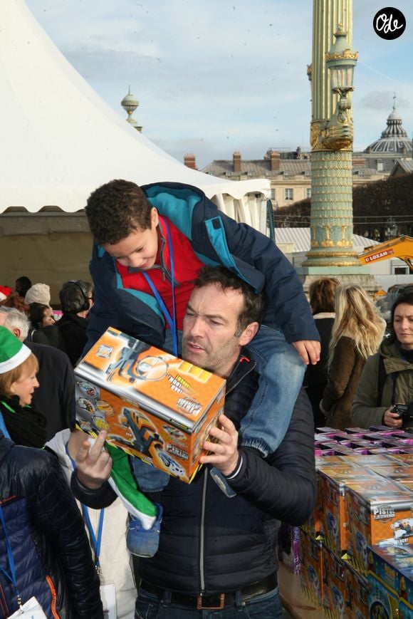 Marc-Emmanuel Dufour, animateur de l'émission "Tous ensemble » - Le Secours populaire, Marcel Campion et le Monde Festif invitent 1000 enfants d'Ile de France à la Grande roue place de la Concorde le 22 décembre 2015.

Photo : JLPPA / Bestimage