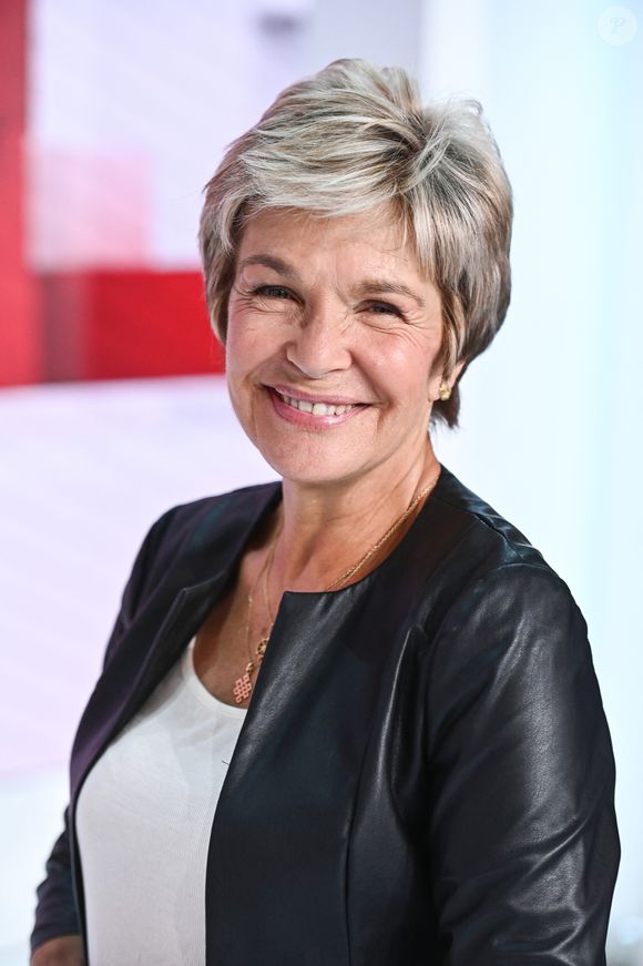 Exclusif - Veronique Jannot - Enregistrement de l'émission Vivement dimanche au studio Gabriel, présentée par M.Drucker et diffusée sur France 3 le 15 octobre 2023.
© Guillaume Gaffiot / Bestimage