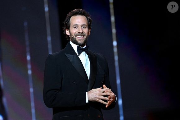 Le maître de cérémonie Benjamin Lavernhe se produit sur scène lors de la 51e cérémonie des César du cinéma à L'Olympia le 26 février 2026 à Paris, France.  Photo par Franck Castel/ABACAPRESS.COM