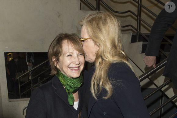 "Nathalie était comme moi, assez solitaire. Et au-delà du fait qu'elle était très talentueuse, elle a été bénéfique pour Johnny, elle lui a présenté des gens, des metteurs en scène", a-t-elle expliqué.

Nathalie Baye et Sylvie Vartan - Soirée en l'honneur de Danielle Darrieux lors de la projection du film "Occupe-toi d'Amélie" de Claude Autant-Lara au Max Linder Panorama à Paris le 9 avril 2018. © Pierre Perusseau/Bestimage
