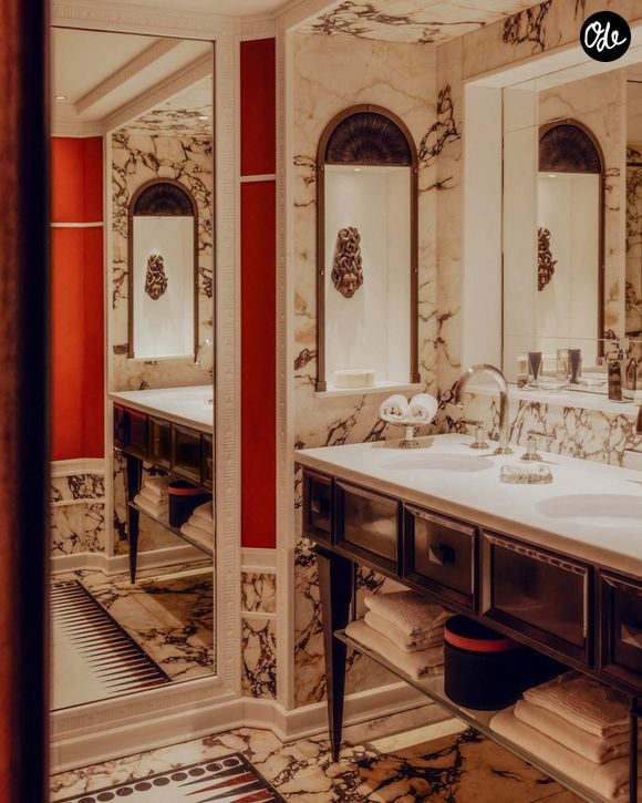 Le plus grand voilier du monde a été mis à l'eau pour la première fois.  L'Orient Express Corinthian, d'une longueur de 722 pieds, a effectué sa mise à l'eau : ses débuts officiels sur l'eau.  Après quatre mois et demi d'assemblage par les équipes des Chantiers de l'Atlantique à Saint-Nazaire, le plus grand voilier du monde a quitté le bassin de construction pour rejoindre le chantier d'armement.  Photo by Yves Marchand/Romain Meffre/Nicolas Pougnand/Orient Express/Cover Images/ABACAPRESS.COM