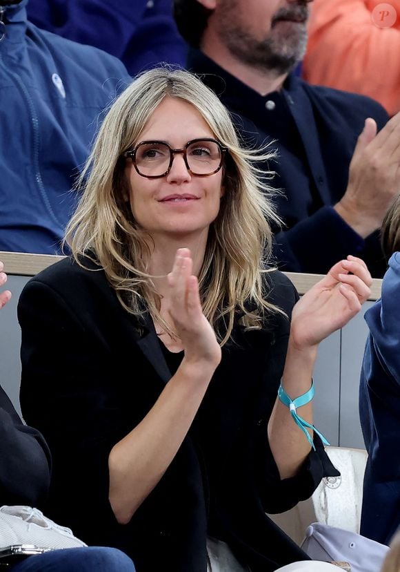 Laurence Arné dans les tribunes lors des Internationaux de France de Tennis de Roland Garros 2025, à Paris, France, le 4 juin 2025. © Jacovides-Moreau/Bestimage