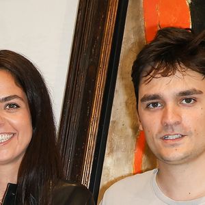 Anouchka Delon et Alain-Fabien Delon au cocktail à l'issue de la conférence de presse pour la vente de la collection Alain Delon chez Bonhams Cornette de Saint Cyr à Paris le 19 juin 2023. © Coadic Guirec/Bestimage