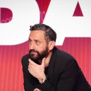 Exclusif - Cyril Hanouna, sur le plateau de l’émission « TPMP » présentée par C.Hanouna et diffusée en direct sur Youtube et sur toutes les box (SFR, FREE, Bouygues, MyCanal etc), Paris, France, le 25 mars 2025. © Jack Tribeca / Bestimage