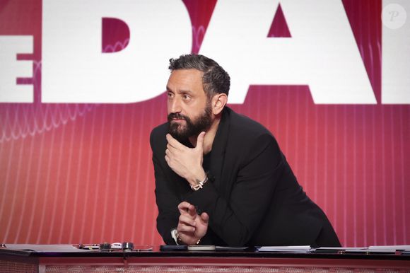 Exclusif - Cyril Hanouna, sur le plateau de l’émission « TPMP » présentée par C.Hanouna et diffusée en direct sur Youtube et sur toutes les box (SFR, FREE, Bouygues, MyCanal etc), Paris, France, le 25 mars 2025. © Jack Tribeca / Bestimage