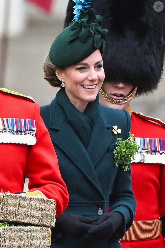 Catherine (Kate) Middleton, princesse de Galles, colonel des Irish Guards, visite le régiment lors du défilé de la Saint-Patrick à la caserne Wellington de Londres, Royaume Uni, le 17 mars 2025. © Zahu/Backgrid UK/Bestimage