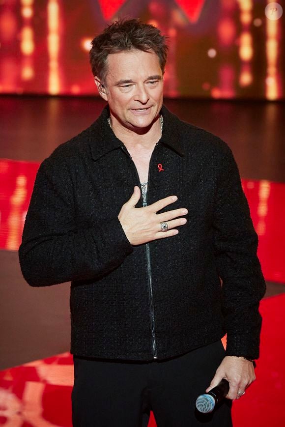 Exclusif - David Hallyday lors de l’enregistrement de l’émission “Les stars s’unissent pour le Sidaction” au théâtre Marigny à Paris, France, le 11 mars 2025. L’émission sera diffusée en prime le 22 mars sur France 2. © Guirec-Moreau/ Bestimage