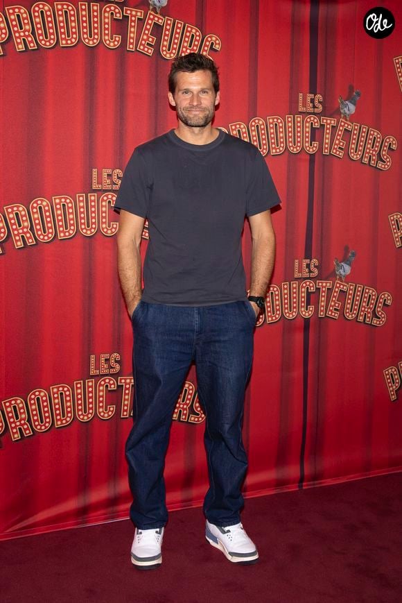 Exclusif - Alexis Michalik au photocall de la générale de la comédie musicale "Les Producteurs" d'Alexis Michalik au théâtre de Paris, France, le 8 octobre 2025. © Vincenzo Arnone/Bestimage