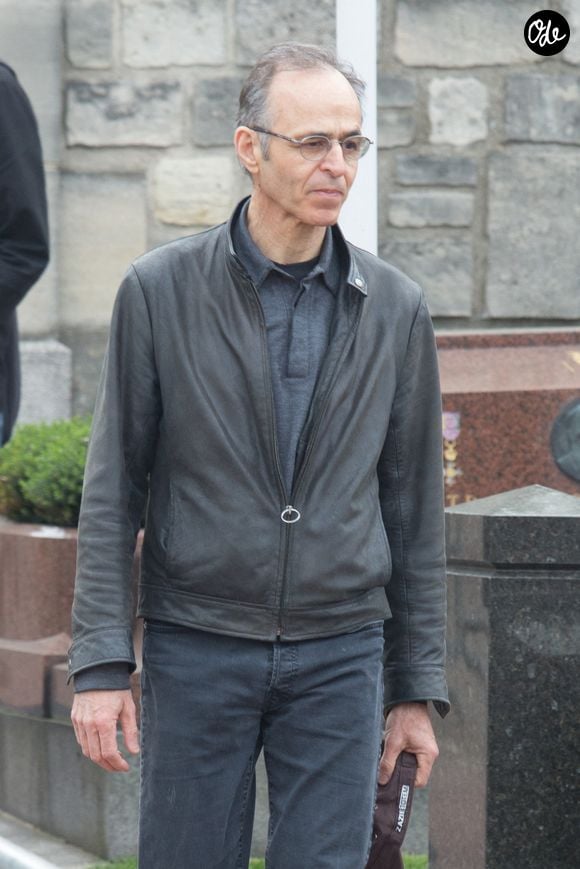 Jean-Jacques Goldman lors des funérailles de Véronique Colucci au cimetière de Montrouge, à Paris, en France, le 12 avril 2018. Photo Abaca