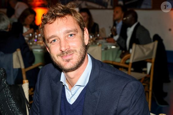 Pierre Casiraghi est un homme plein de surprises !

Pierre Casiraghi à la cérémonie de remise des prix des meilleurs projets de fin d'études pour la durabilité dans le milieu bâti dans le Tunnel Riva sur le port de Monaco. © Claudia Albuquerque/Bestimage