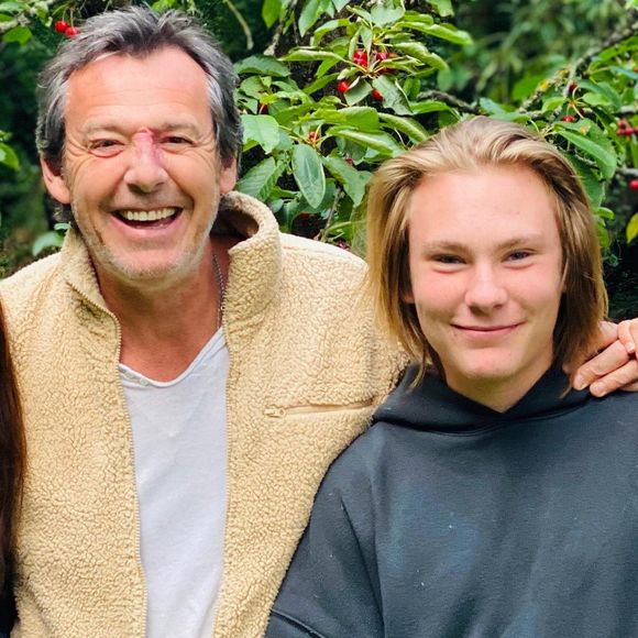 Un jour important pour l'animateur de 64 ans d'autant qu'il a eu l'occasion d'appeler son fils en direct lors de l'émission.

Jean-Luc Reichmann et son fils Swann