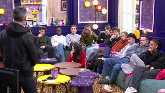 Sortie bien avant la fin de la Star Academy, cette élève signe son premier contrat et voit sa carrière décoller