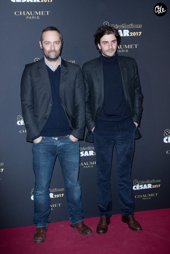 Cédric Kahn et Roman Kolinka - Soirée des Révélations César 2017 dans les Salons Chaumet à Paris le 16 janvier 2017. Ce sont trente-quatre jeunes talents, qui ont été sélectionnés par le Comité Révélations de l'Académie des Arts et Techniques du Cinéma pour incarner la nouvelle garde du cinéma français et qui posent avec leur parrains et marraines, avant la cérémonie des César. © Cyril Moreau/Bestimage
