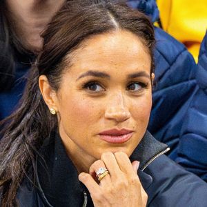 Meghan Markle a-t-elle malmené le personnel de Windsor ?

Meghan Markle assiste à un match de basketball en fauteuil lors des "Invictus Games Vancouver Whistler 2025" à Vancouver.

Photo : Backgrid USA / Bestimage