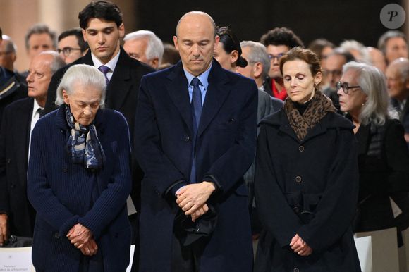 Elisabeth Badinter, Simon Badinter et Judith Badinter lors de la cérémonie d'intronisation de Robert Badinter, ancien ministre de la Justice, au Panthéon à Paris, France, le 9 octobre 2025. Photo par Eliot Blondet/ABACAPRESS.COM
