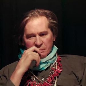 Il souffrait d'un cancer de la gorge

Val Kilmer a donné aux fans un aperçu intime de sa vie et de sa carrière, y compris sa bataille contre le cancer de la gorge dans la première bande-annonce du prochain documentaire Amazon Prime Video, Val, le 7 juillet 2021
©Backgrid UK/ Bestimage