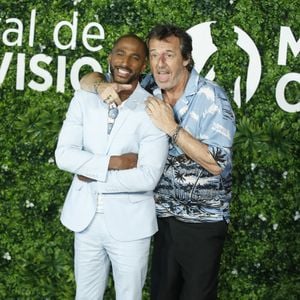 Stomy Bugsy et Jean-Luc Reichmann lors du photocall de la série "Leo Mattei, Brigade des mineurs" à l'occasion du 62e Festival de télévision de Monte-Carlo, à Monaco, le 19 juin 2023.

© Denis Guignebourg/BestImage
